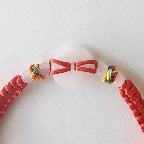 📿 White Jade Woven Red Bracelet - Picture 4 of 6